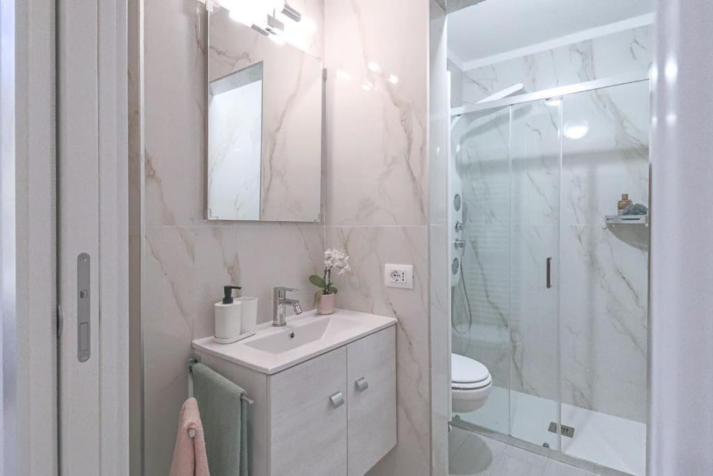 New Private Apt In Como A-C Self Check-In Εξωτερικό φωτογραφία