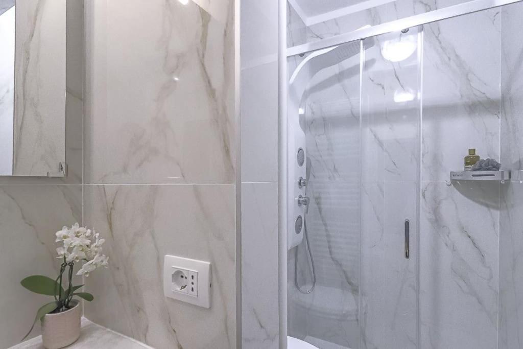 New Private Apt In Como A-C Self Check-In Εξωτερικό φωτογραφία